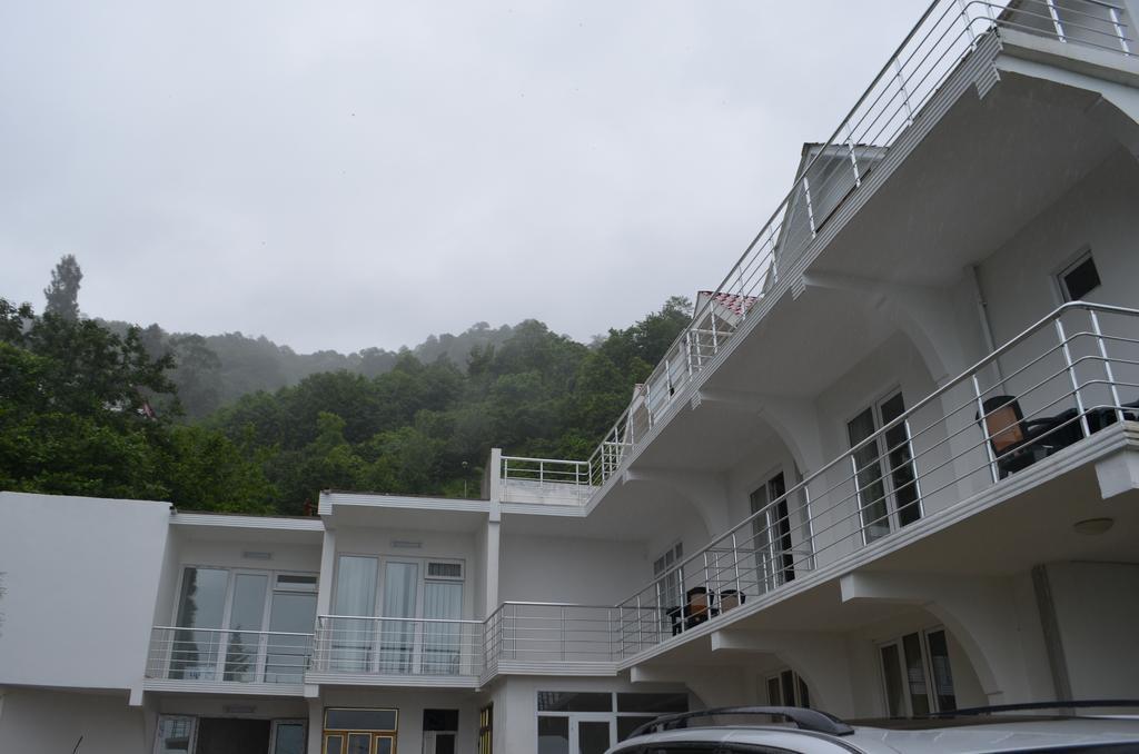 Hotel Rezo'S House Kwariati Exterior foto